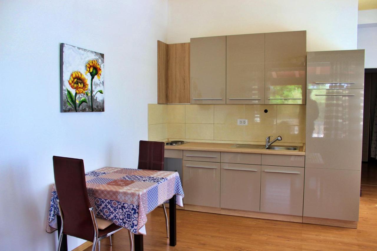 Apartments Kimm ポレッチ エクステリア 写真