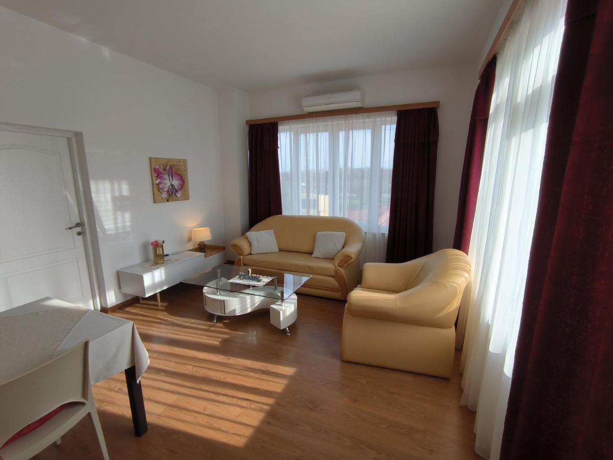 Apartments Kimm ポレッチ エクステリア 写真